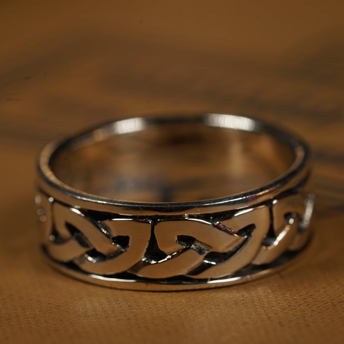 Celtic Knot - Size 13.5