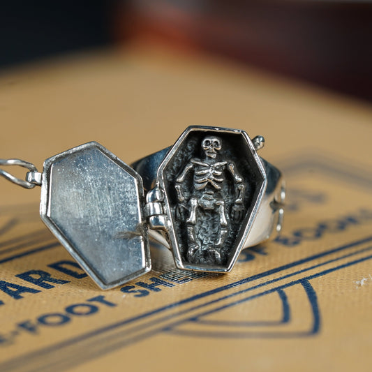Coffin Poison Ring - Size: 7