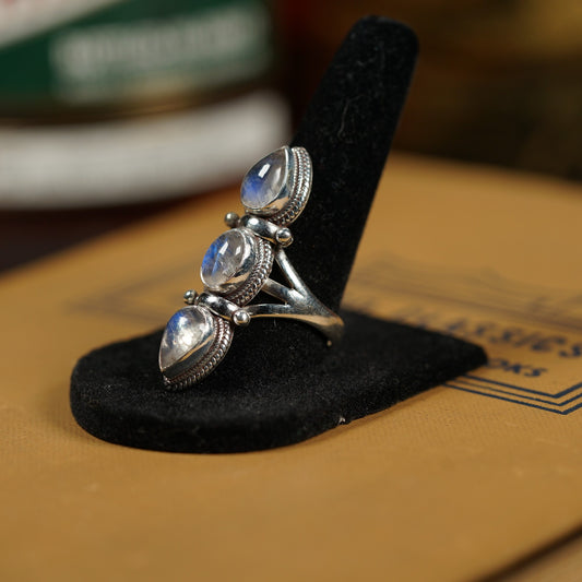 Rainbow Moonstone - Size: 8.5